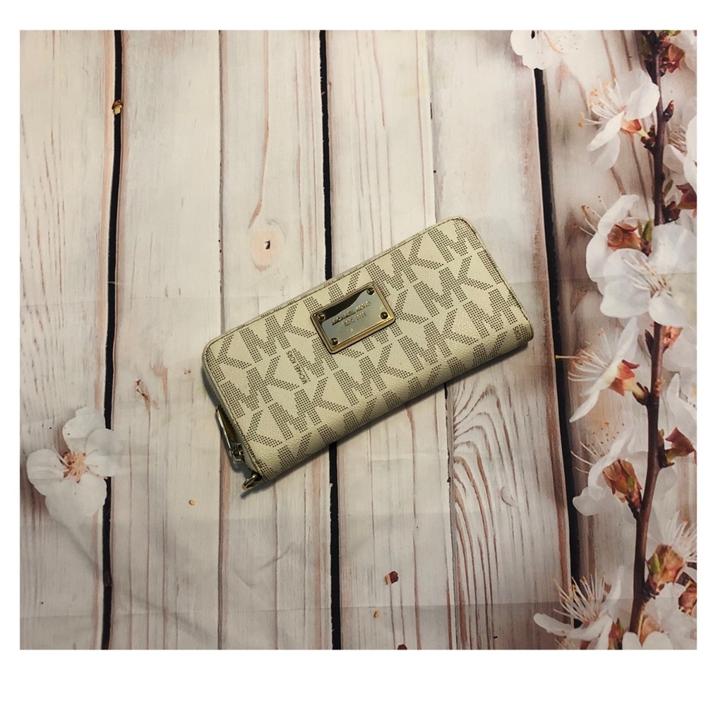 Michael Kors Logo Leather Wallet